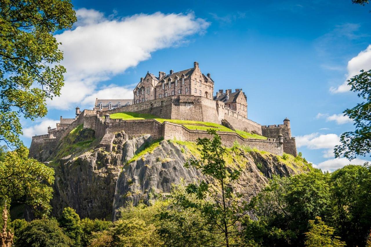 Super King Garden With En-suite Herberg Edinburgh